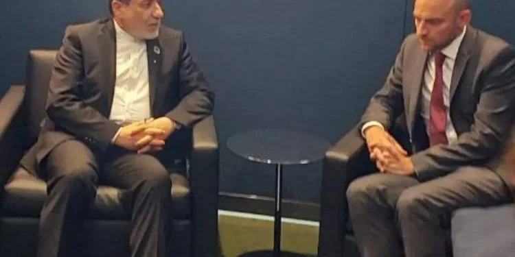 عراقچی در گفتوگو با همتای فرانسوی: رفتار دو دیپلمات فرانسه در تهران غیرقابل قبول است / رعایت قوانین و مقررات کشور پذیرنده لازمه تداوم فعالیت نمایندگیهای خارجی است / مسئولیت تبعات انسداد تنگه هرمز بر عهده طرفی است که با عدول از توافقات روند دیپلماسی و ثبات منطقه را با مخاطره مواجه کرده