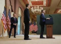 سیبیاس به نقل از یک مقام آمریکایی: واشنگتن ادامه مذاکرات را غیرحضوری و از راه دور با عمانیها و قطریها ادامه خواهد داد / هیچکدام از مقامات ارشد آمریکایی از جمله ونس برای مذاکرات به عمان نرفتهاند؛ کوشنر و ویتکاف نیز حضور ندارند