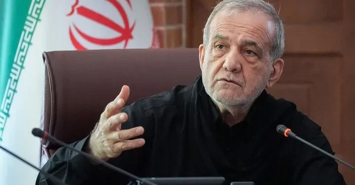پزشکیان: جنوب ایران همواره نماد مقاومت در برابر استعمار و پاسداری از استقلال بوده؛ امروز هم مردم نجیب این دیار با صبوری، ایستادگی و پایمردی، روزهای سخت ناشی از تجاوز دشمن را با عزت پشت سر میگذارند