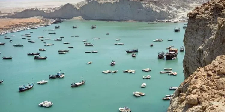 صداوسیما: ارتش آمریکا برج مراقبت ترافیک دریایی را در سواحل مکران به کلی تخریب کرد
