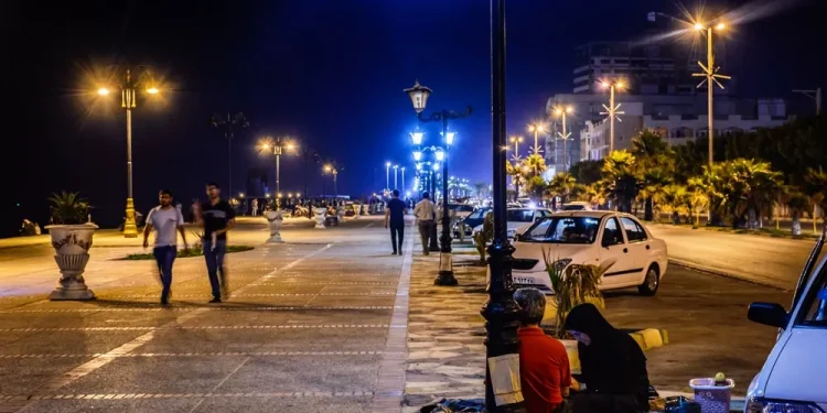 فرماندار بوشهر: در چند ساعت اخیر هیچ گزارشی از وقوع اصابت در شهر دریافت نشده