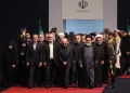 ببینید/ حضور خانواده سیدحسن نصرالله و عماد مغنیه در مراسم تشییع رهبر شهید انقلاب