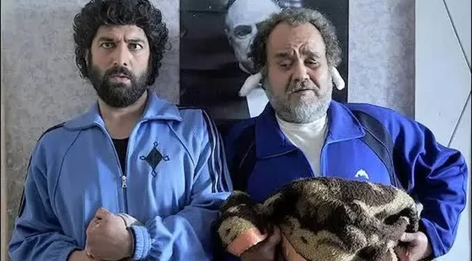 ویدیو / اشکهای مجید صالحی مقابل منزل زندهیاد اکبر عبدی