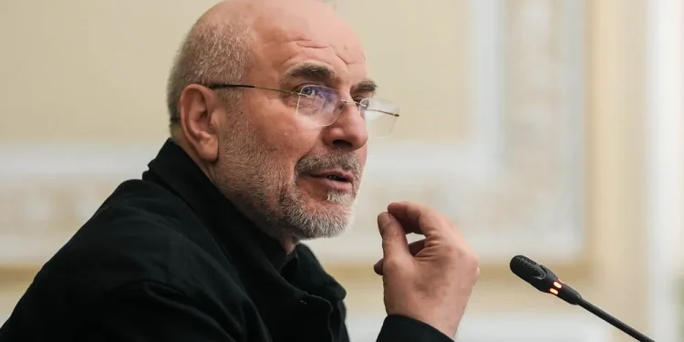 قالیباف: ۶ میلیارد دلار ما در قطر بود و ۶ میلیارد دلار بعدی را آنها تقبل کردند / می‌گویند چرا زوریخ رفتی؟ من زوریخ رفتم و معاون خزانه داری آمریکا و ونس آمد، اوفک امضا شد، صبح آزاد شد و تمام شد