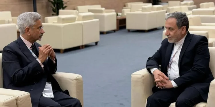 عراقچی در گفتوگو با همتای هندی خود: ادامه تجاوز نظامی علیه ایران از جمله محاصره دریایی عامل اصلی ناامنی در منطقه و تنگه هرمز است / وزیر خارجه هند: آماده کمک به کاهش تنشها هستیم