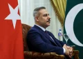 خوشبینی محتاطانه وزیر خارجه ترکیه به نتیجه بخش بودن تفاهمنامه ایران و امریکا: از نظر اراده سیاسی، تهران و واشنگتن در مورد اهداف نهایی بسیار جدی هستند / توافق ۶۰ روزه، بسیاری از جزئیات بحث برانگیز را به بحثهای آینده واگذار کرده، از جمله در مورد برنامه هستهای ایران، لغو تحریمهای ایران و قوانین حاکم بر تنگه هرمز