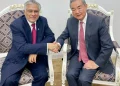 دیدار وزرای خارجه چین و پاکستان درباره ایران / پکن: همچنان از تلاشهای اسلامآباد برای میانجیگری، ترغیب بازگشت همۀ طرفها به مذاکره، و دستیابی به آتشبس پایدار، حمایت قاطع خواهیم کرد