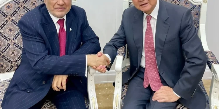 دیدار وزرای خارجه چین و پاکستان درباره ایران / پکن: همچنان از تلاشهای اسلامآباد برای میانجیگری، ترغیب بازگشت همۀ طرفها به مذاکره، و دستیابی به آتشبس پایدار، حمایت قاطع خواهیم کرد