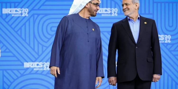 چرخش ژئوپلیتیک بن زاید؛ امارات در حال احیای کانال‌های دیپلماتیک و اقتصادی با ایران است/ ابوظبی به دنبال تنش‌زدایی با تهران است/ گفت‌وگوی مستقیم سران امارات و ایران