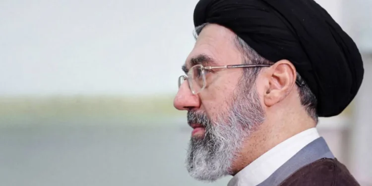 آیتالله سید مجتبی خامنهای، رهبر انقلاب: جمهوری اسلامی دفاع از مجاهدان لبنان را به عنوان سیاست راهبردی خود تعیین کرده / ایران حفظ تمامیّت ارضی لبنان و رفع کامل و بدون قید و شرط تجاوز رژیم صهیونیستی را بهعنوان شرط اوّل تفاهمنامهی پایان جنگ تحمیلی با امریکای متجاوز قرار داده