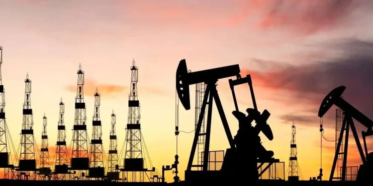 العربیه: قیمت نفت همچنان در حال افزایش است/ هر بشکه نفت برنت، ۸ درصد افزایش یافته