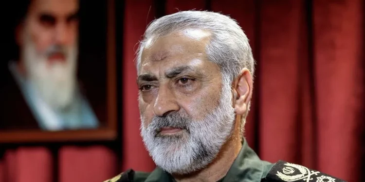 سردار شکارچی، سخنگوی ارشد نیروهای مسلح: ما حتی در دل جنگ هم پهپاد و موشک تولید میکردیم / عقبنشینی در برابر دشمن بر ما حرام است