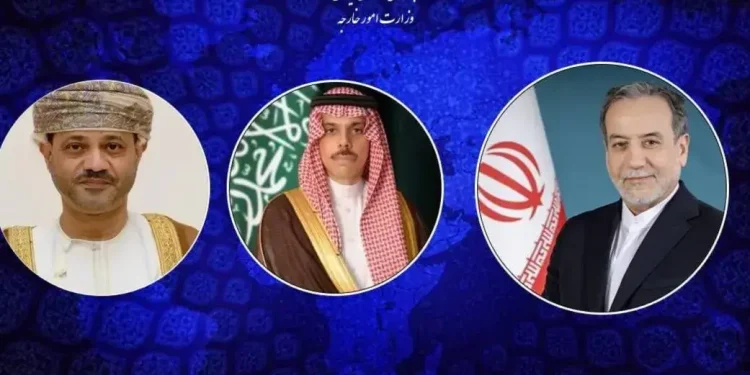 گفتگوی تلفنی عراقچی با همتایان عمانی و سعودی