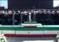 ببینید/ اقامه نماز بر پیکر رهبر شهید توسط آیت‌الله جعفر سبحانی