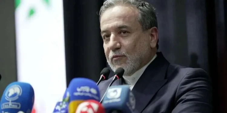 عراقچی: به ویتکاف گفتم «تا حالا در جلسهای شرکت کردهای که هر لحظه امکان بمباران آن وجود دارد؟»/ به یکی از رهبران متکبر منطقه تأکید کردم که «اگر ما نتوانیم نفت صادر کنیم، هیچکس در منطقه هم نمیتواند»