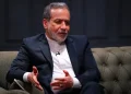 [درخصوص آزادسازی پول های مسدودی] هیچ وقت منعی نبوده که از کجا خرید کنیم/ این که [خرید] تبدیل به گندم ری بشود؛ بی‌انصافی است/ می‌خواهند بر سر چه بزنند؟ بر سر جمهوری اسلامی؟ بر سر مذاکره‌کنندگان؟ بر سر آدم‌ها؟ چرا این کار را می‌کنند؟ / یک عده که نمی‌دانم چه نیتی دارند همه دستاورد‌ها را کنار می‌گذارند یک کلمه گندم به آن می‌چسبانند تا مردم را در خیابان ناامید کنند
