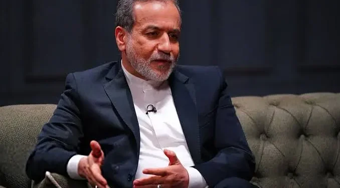 [درخصوص آزادسازی پول های مسدودی] هیچ وقت منعی نبوده که از کجا خرید کنیم/ این که [خرید] تبدیل به گندم ری بشود؛ بی‌انصافی است/ می‌خواهند بر سر چه بزنند؟ بر سر جمهوری اسلامی؟ بر سر مذاکره‌کنندگان؟ بر سر آدم‌ها؟ چرا این کار را می‌کنند؟ / یک عده که نمی‌دانم چه نیتی دارند همه دستاورد‌ها را کنار می‌گذارند یک کلمه گندم به آن می‌چسبانند تا مردم را در خیابان ناامید کنند