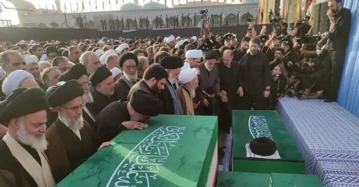 ببینید/ وداع آیتالله جوادی آملی با پیکر رهبر شهید