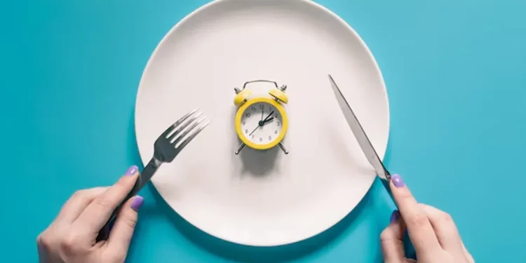 اگر ۲۴ ساعت غذا نخورید، چه اتفاقی برای قند خونتان میافتد؟