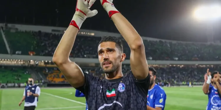 نیک‌فر: او قرارداد دارد و می‌ماند/ واکنش سپاهان به حضور سیدحسین در استقلال