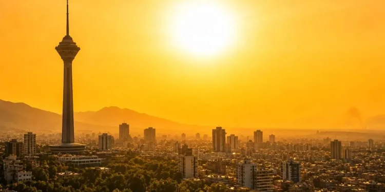 وضعیت آب و هوا، امروز ۲۴ تیر ۱۴۰۵؛ آسمان صاف و آفتابی در اکثر مناطق کشور/ رگبار باران و رعد و برق در ارتفاعات البرز مرکزی