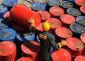 آژانس بینالمللی انرژی: مسیرهای جایگزین برای حمل نفت خام از خاورمیانه، مانند خط لوله شرق به غرب عربستان به مهار افزایش قیمت نفت کمک کرده، اما این وضعیت نمیتواند مدتها ادامه یابد، زیرا ذخایر جهانی در حال کاهش است/ این موضوع یکی از سپرهای اصلی در برابر بزرگترین شوک عرضه نفت در تاریخ را از بین برده