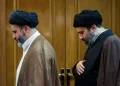 ببینید/ حضور فرزندان رهبر شهید در مصلی
