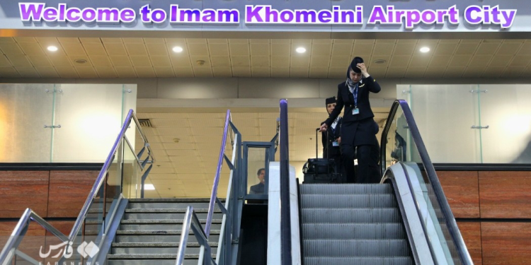 تصاویر: ورود خلبان ایرانی پرواز یمن به فرودگاه امام