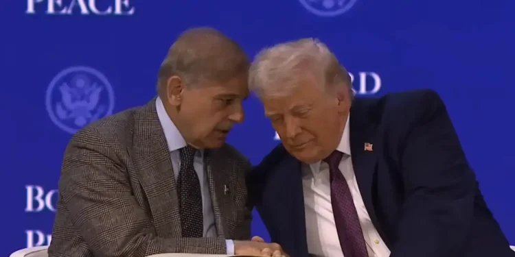 ترامپ: می‌توانیم با ایران مذاکره کنیم و همین الان داریم انجامش می‌دهیم / ادعای رویترز: پاکستان در تلاش برای یافتن راهی برای ازسرگیری مذاکرات درچارچوب ابتکار چین است