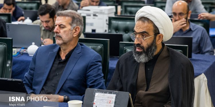 تصاویر: نشست علنی مجازی مجلس – ۵ مرداد