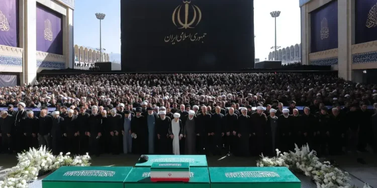 چرایی اقامه نماز مستقل بر پیکر رهبر شهید انقلاب