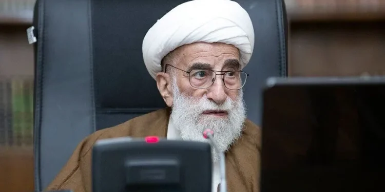 ویدیو/ حضور احمد جنتی در مراسم تشییع رهبر شهید