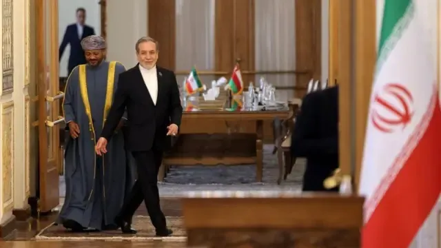سیبیاس به نقل از منابع منطقهای: در مذاکرات میان عمان و ایران درباره بازگشایی تنگه هرمز پیشرفت حاصل شده / حملات هوایی آمریکا عمداً متوقف شد تا مذاکرات حضوری حساس مختل نشود