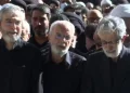 ببینید/ گریه حداد عادل هنگام اعلام اقامه نماز بر پیکر دختر شهید خود