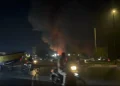 سازمان بنادر: دود سیاه در پشت بازار ماهیفروشان بندرعباس ناشی از اصابت پرتابههای دشمن به اسکلۀ صیادی بندرعباس و آتش گرفتن تعدادی از قایقهای صیادی مردمی است