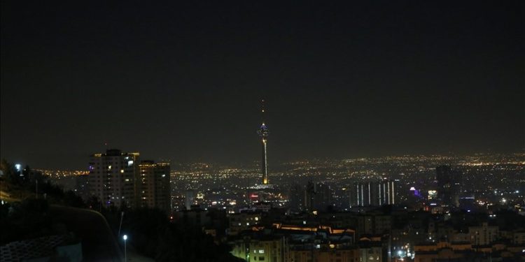سرنگونی یک فروند «پهپاد متخاصم» در آسمان تهران در شب گذشته