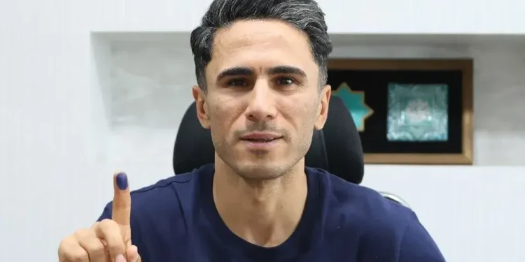 رسمی: کاپیتان ذوب‌آهن اولین تمدیدی فصل جدید