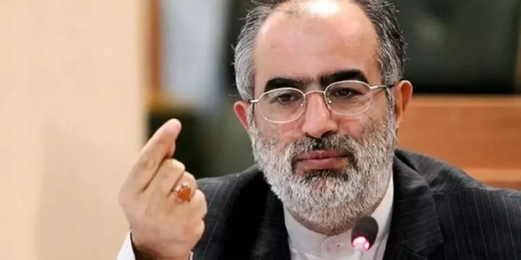 ایرادات حسامالدین آشنا به تصویب کلیات طرح جنجالی مجلس درمورد «مقابله با نفوذ سرویسهای اطلاعاتی و دولتها یا نهادهای بیگانه در کشور»