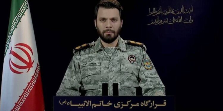 ایران: عبور عادی کشتی‌ها از تنگه هرمز دروغ است
