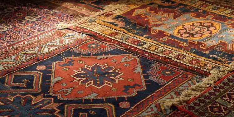 چگونه با جوش شیرین فرش و قالیچه خود را تمیز کنیم؟ راهنمای یک روش طبیعی و ارزان