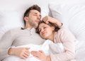 ملاتونین یا منیزیم؛ کدام مکمل واقعا به خواب بهتر کمک میکند؟