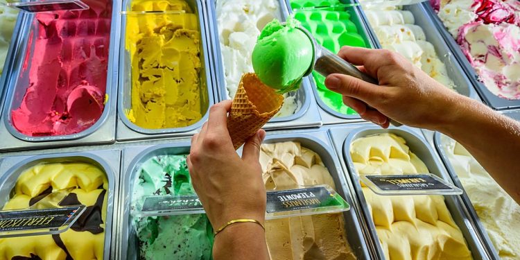 اقتصاد بستنی: برای یک اسکوپ چقدر باید کار کنید؟
