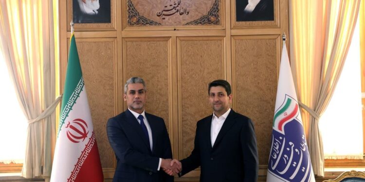 سفیر عراق در تهران با وزیر ارتباطات ایران دیدار کرد