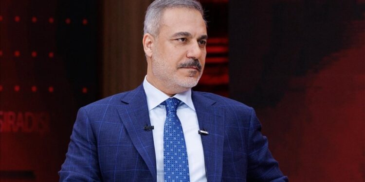 گفت‌وگوی تلفنی فیدان با وزرای خارجه فرانسه و آلمان درباره تحولات منطقه