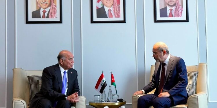 گفت‌وگوی وزیران خارجه عراق و اردن درباره پروژه خط لوله انتقال نفت به بندر عقبه