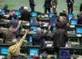 تماشا کنید: «۹۰ میلیون ایرانی متهمند، مگر اینکه خلافش ثابت شود» / این هم نتیجه بازشدن مجلس پایداری! / عقلای مجلس از تصویب جزئیات خطرناک طرح جلوگیری میکنند؟