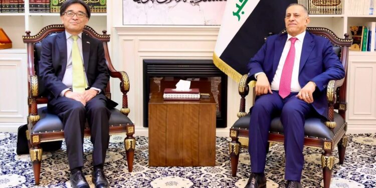 العبودی: عراق در مسیر تسهیل فعالیت شرکتهای سرمایهگذاری گام برمیدارد