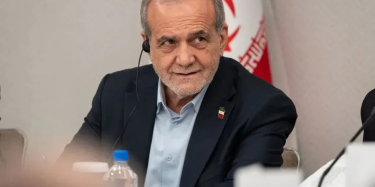 پزشکیان: دختران وزنه‌بردار ایران با نخستین نایب‌قهرمانی آسیا، یک «اولین» ارزشمند را به نام خود ثبت کردند
