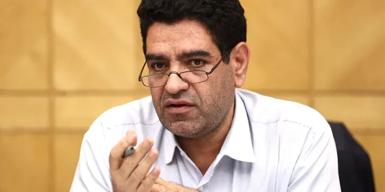 بیگدلی، عضو کمیسیون اجتماعی مجلس: هر فردی که با ادعا‌های کذب، ثبات سیاسی کشور را نشانه می‌گیرد، در زمین دشمن بازی می‌کند/ وقتی نهاد‌های مسئول تذکر می‌دهند و فرد دوباره همان مسیر را پیش می‌گیرد، دیگر نمی‌توان نام آن را اشتباه گذاشت/ اولویت این افراد تضعیف دولت است/ گروهی که در انتخابات پیروز نشده، می‌تواند با عملکرد درست و صحیح خود را ثابت کند