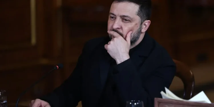زلنسکی: امسال میزان تأمین موشک‌های رهگیر ضد بالستیک از سوی شرکای ما، به طور قابل توجهی کاهش یافته/ تعداد موشک‌های پدافند هوایی که در اختیار اوکراین قرار گرفته، در مقایسه با سال ۲۰۲۵، سه برابر کاهش یافته
